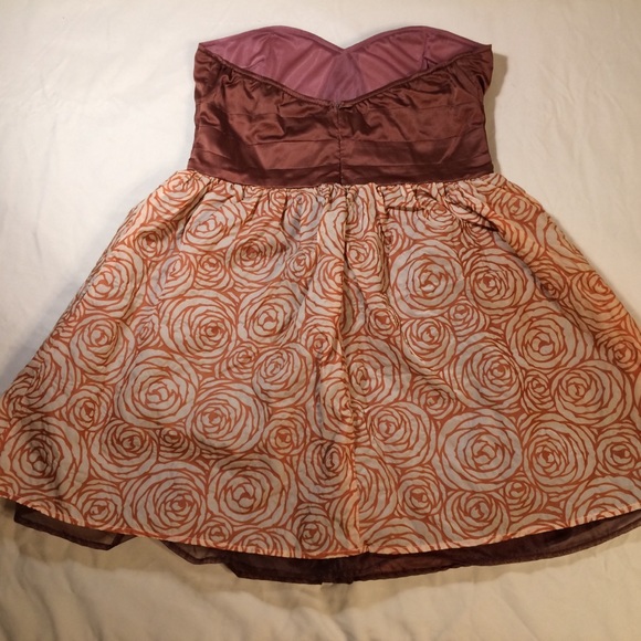 Dress - Picture 5 of 6